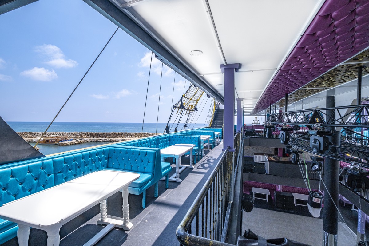 Pirate ship Big Kral in Side