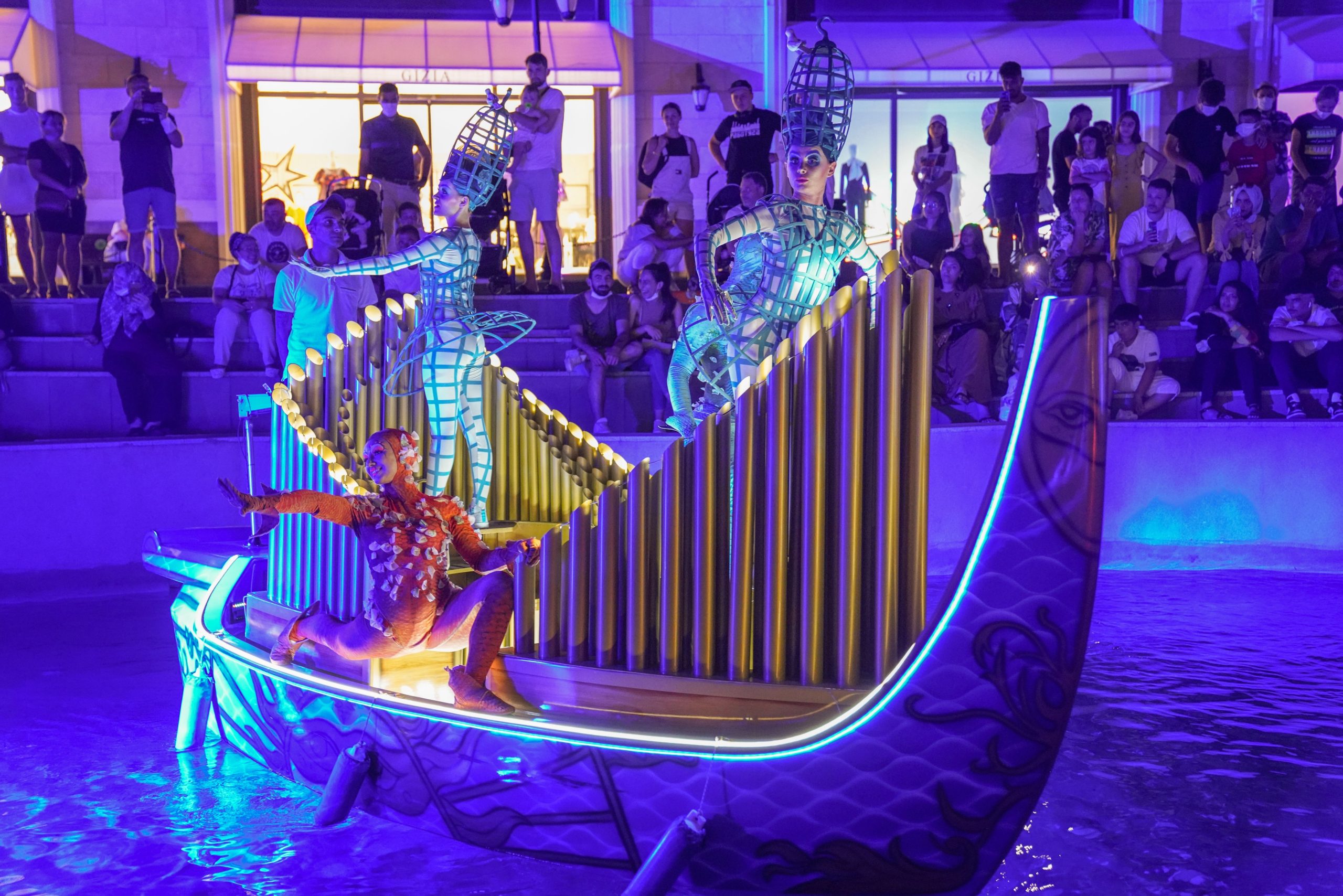 Вечернее шоу Land of Legends из Сиде