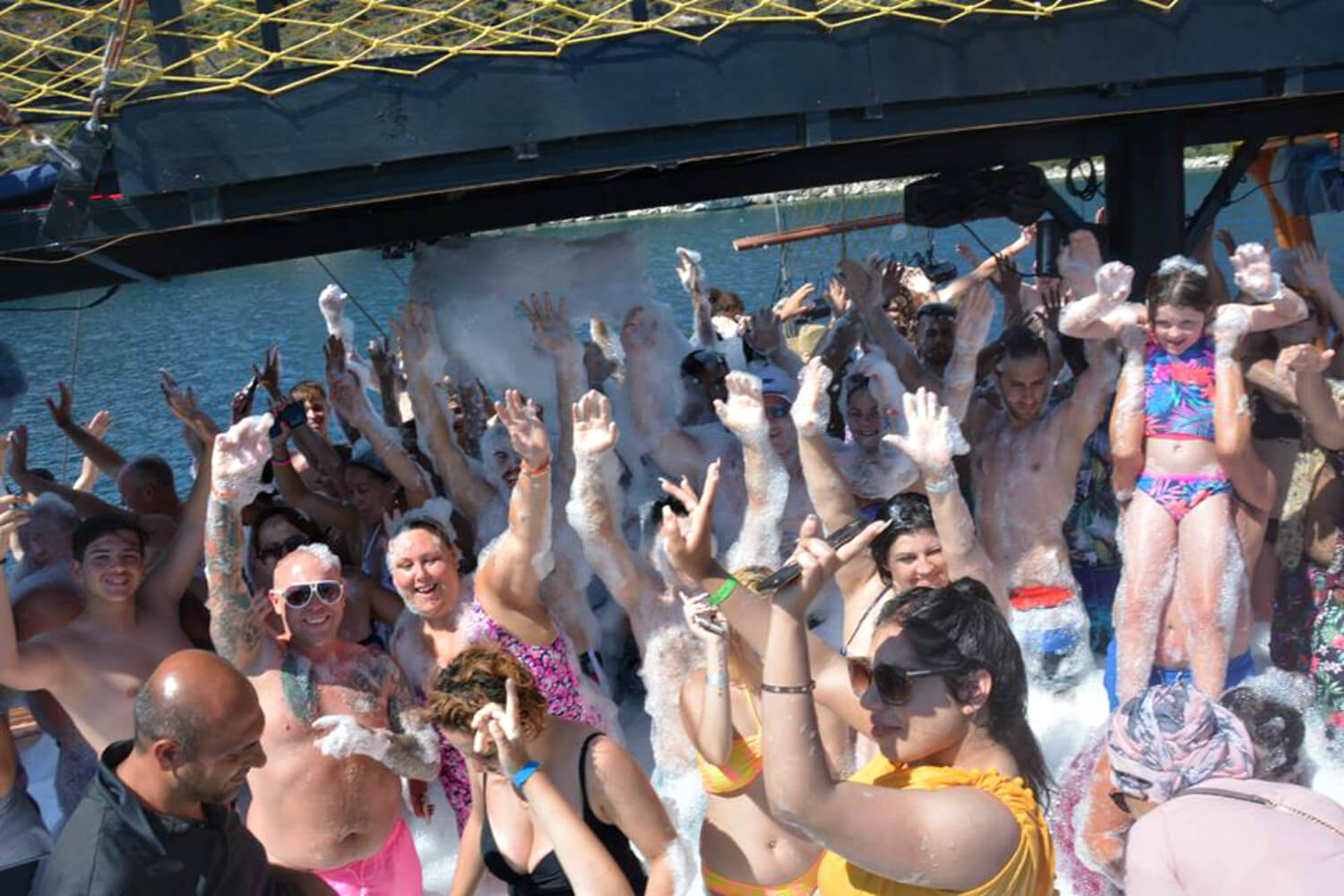 Alanya Night Party Boat Tour Fun Cruise & Music Experience