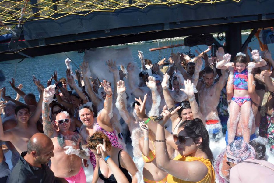 Best Night Safari in Alanya Turkey with Dinner Show