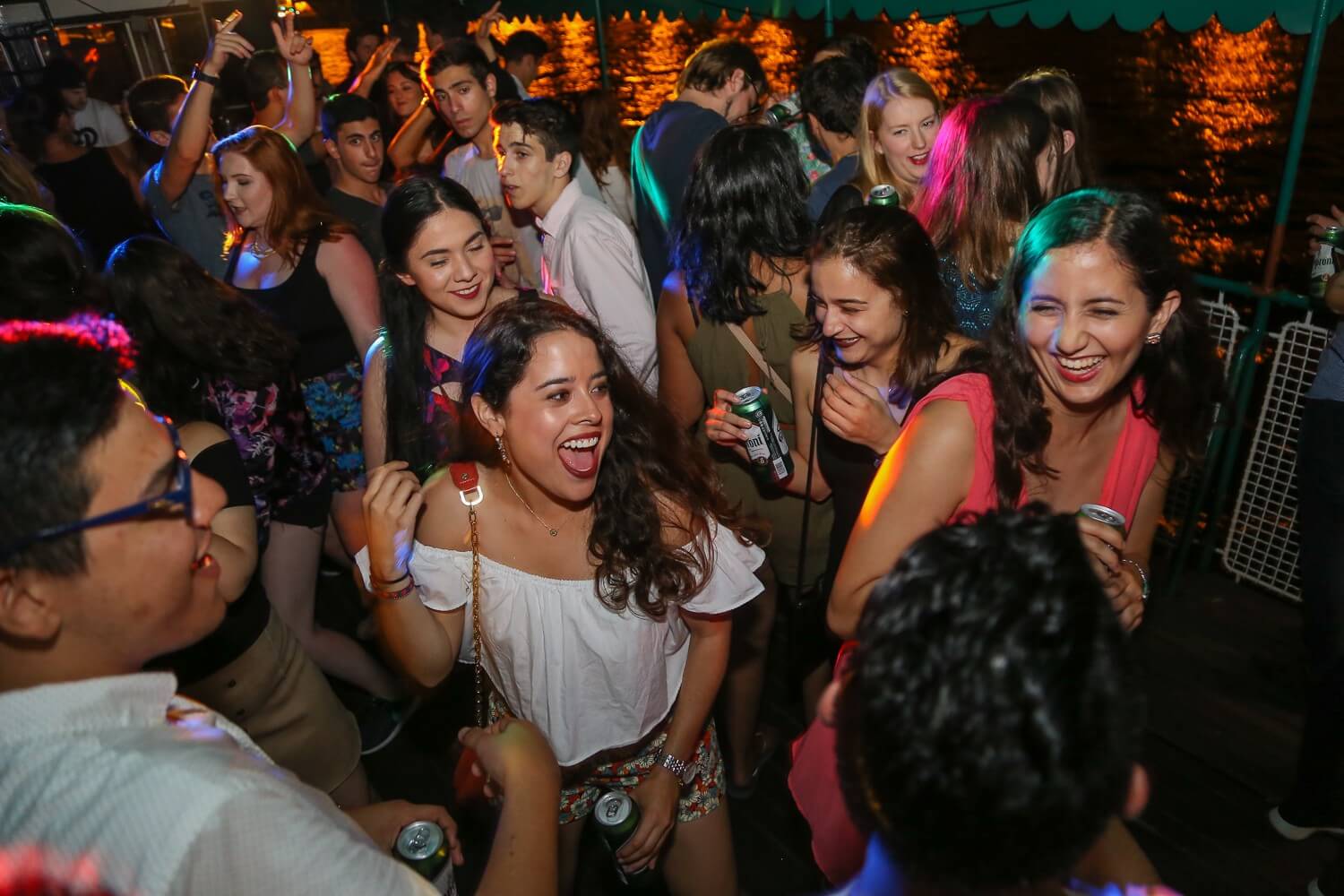 Ночная пенная дискотека на яхте в Мармарисе