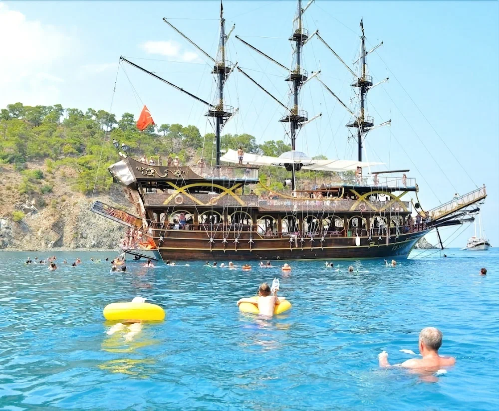 Kemer Pirate Boat Tour best family friendly cruise