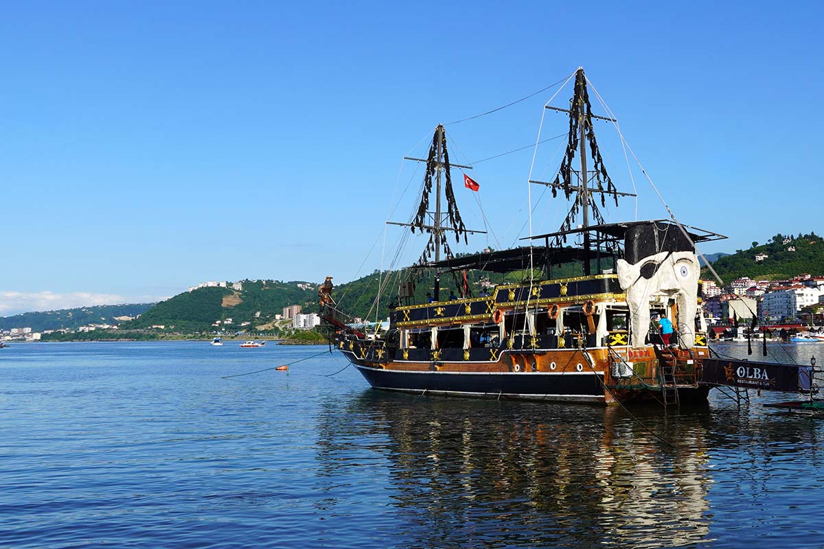 Прогулка на яхте в Трабзоне