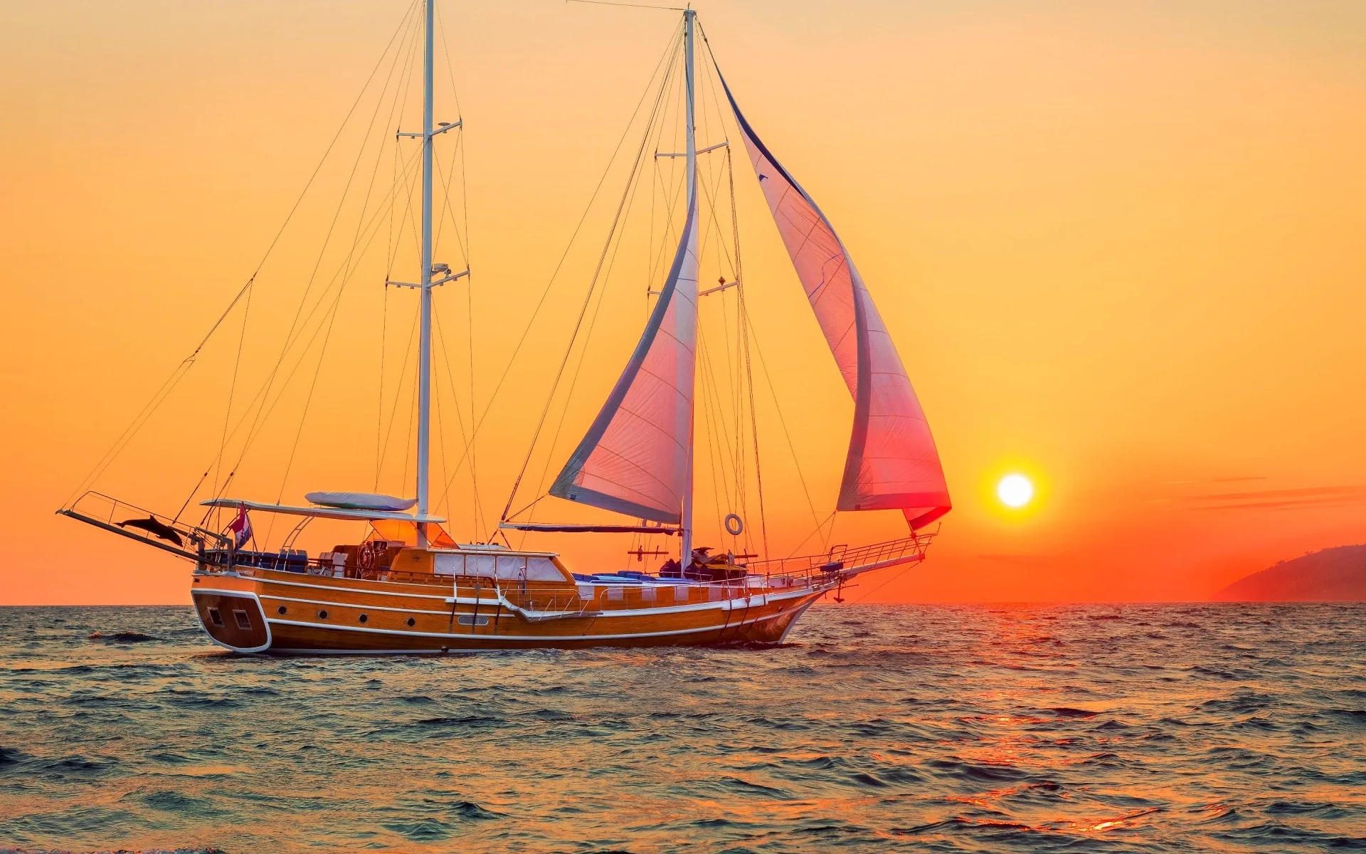 Вечерняя прогулка на яхте в Бодруме