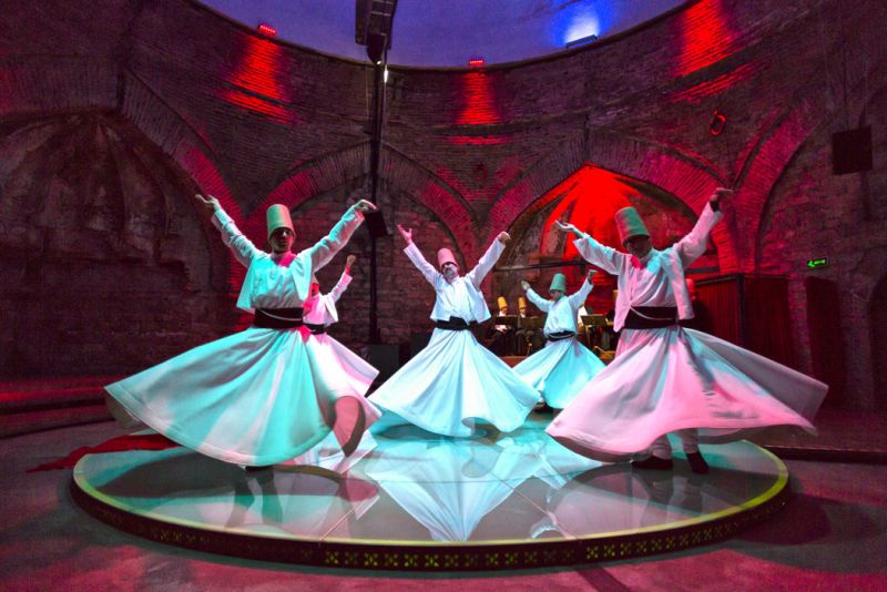 Шоу дервишей в Стамбуле