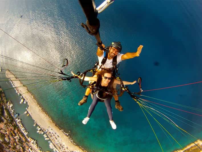 Istanbul Paragliding Flights along scenic Turkish coastlines