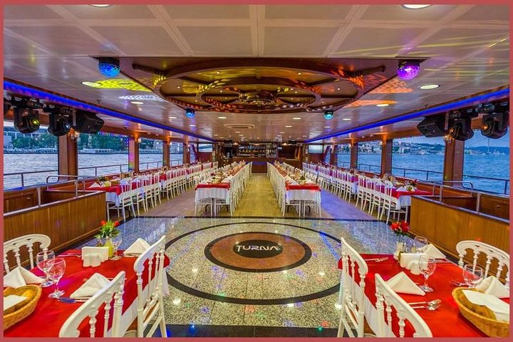 Bosphorus Cruise Istanbul with Dinner and Breathtaking Views