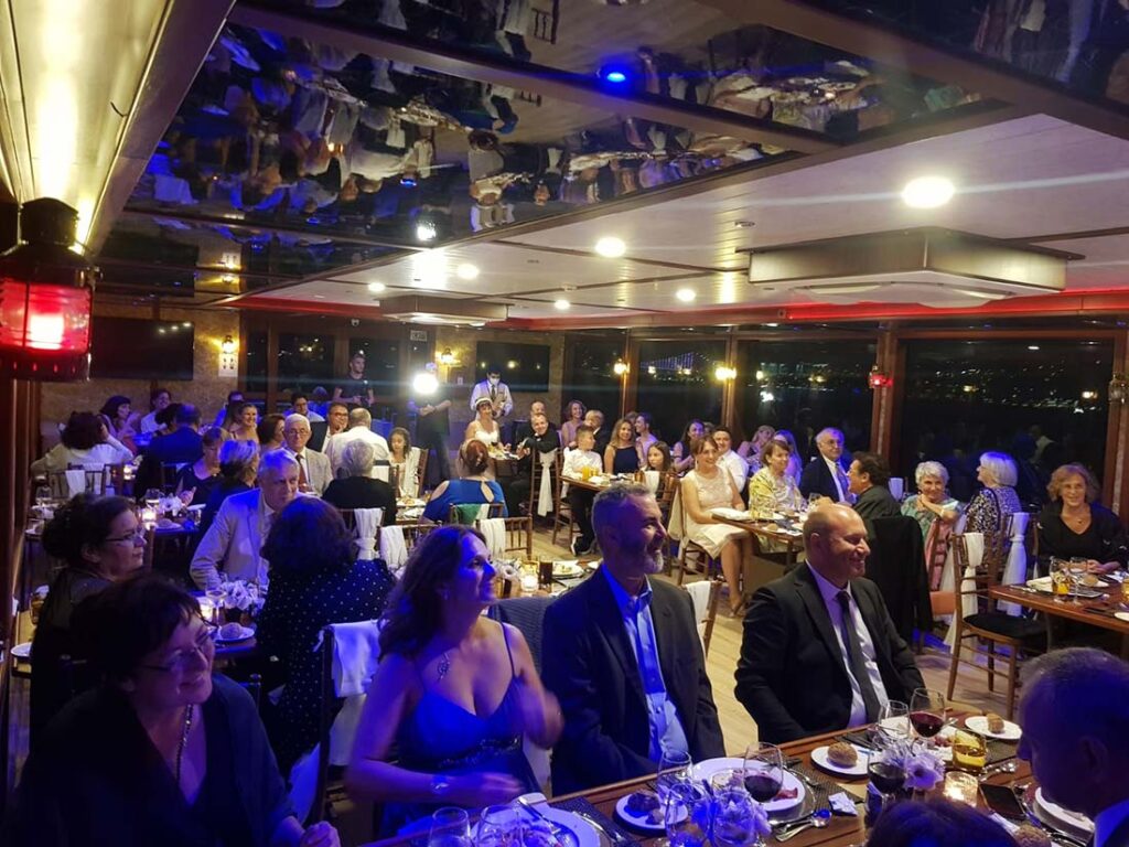Bosphorus Cruise Istanbul with Dinner and Breathtaking Views