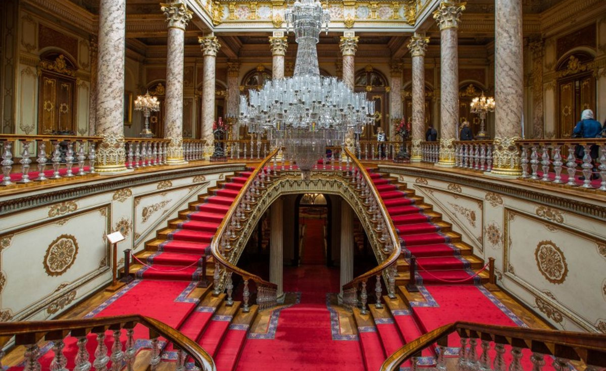 Дворец Долмабахче Стамбул